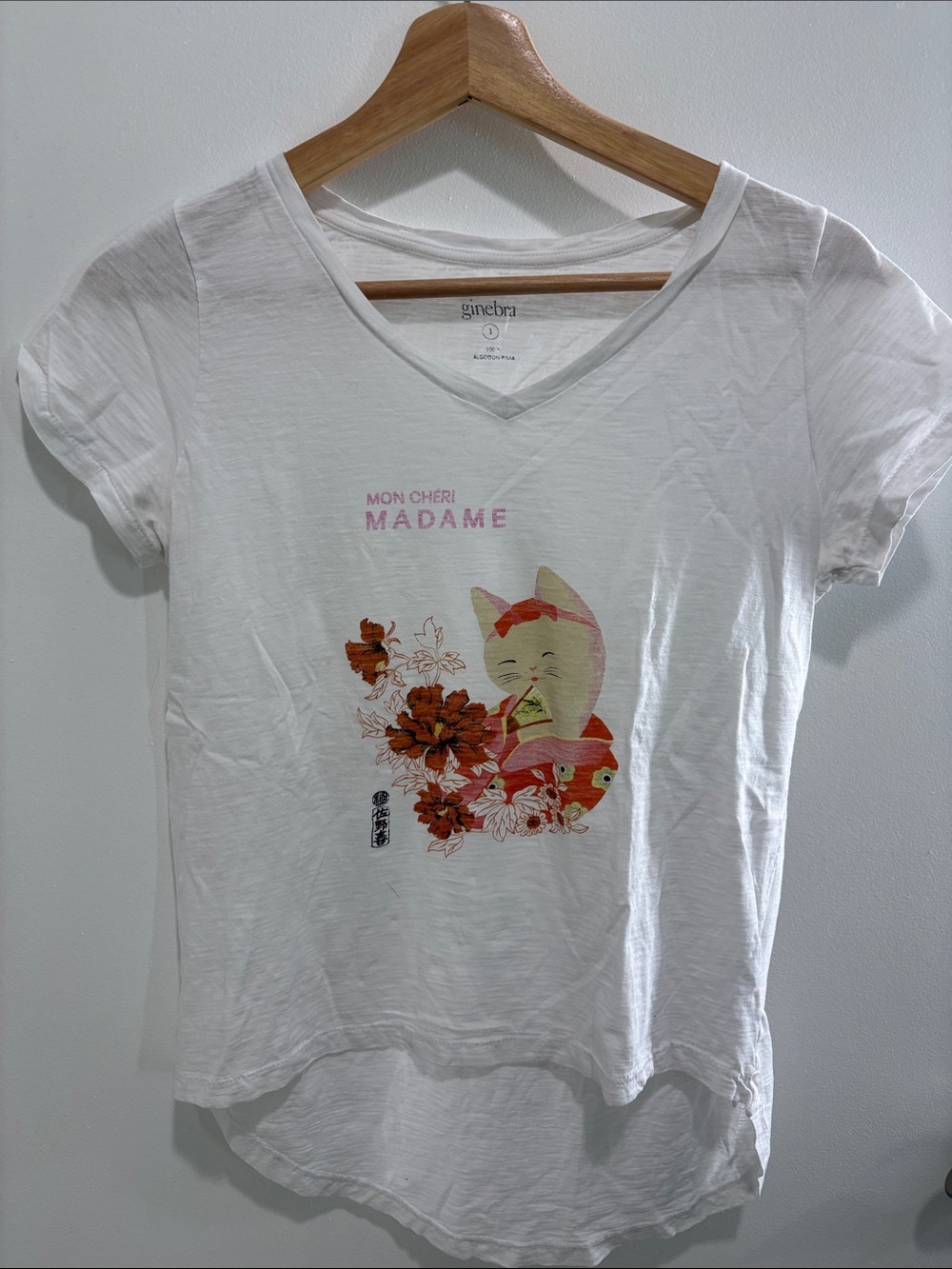 Ginebra White 'Mon Cheri Madame' Floral Cat Graphic V-Neck Tee